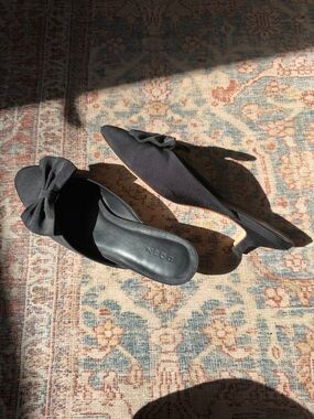 Black Bow Pointed-Toe Kitten Heel Mules